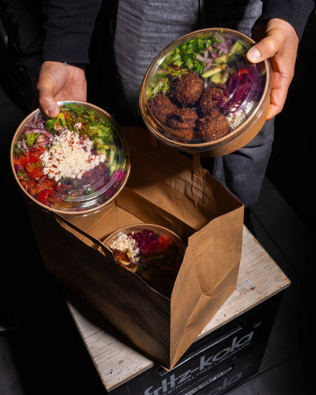 Hausgemachte Soßen in der Ugi's Bowl